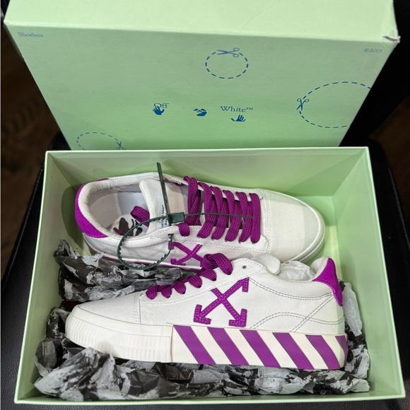 Off-White Red Raspberry Size 39​ - Picture 4 of 4